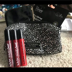 VS makeup bag bundle